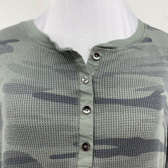 Splendid Blouse Womens XS Extra Small Camo Forever Waffle Knit Henley Cropped - Picture 4 of 12